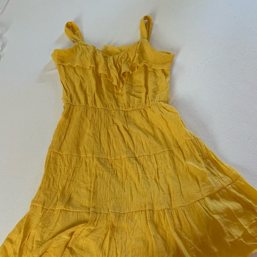 Fiesta Glare!  Yellow dress.